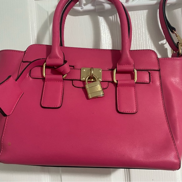 call it spring handbag - Picture 2 of 6